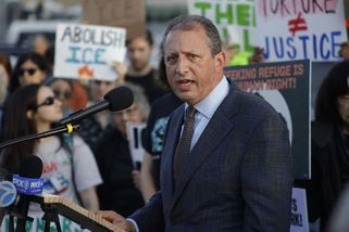 Izrael na Západním břehu zadržel amerického demokratického politika Brada Landera - Novinky